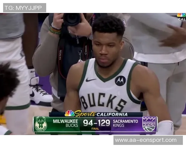 字母哥半场表现受限仅得13分5板3助2断3失误状态堪忧 字母哥半场表现受限仅得13分5板3助2断3失误状态堪忧