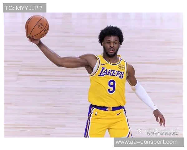 夸梅直言布朗尼一年无进步威少积极跑动更具价值 夸梅直言布朗尼一年无进步威少积极跑动更具价值