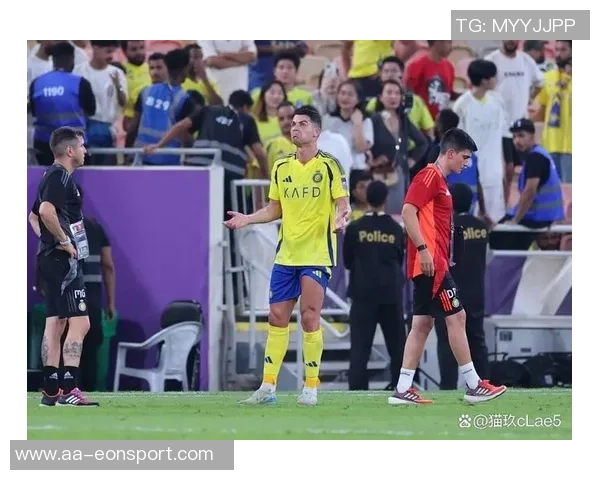 C罗决定轮休不随胜利队前往印度参加亚冠赛事引发热议 C罗决定轮休不随胜利队前往印度参加亚冠赛事引发热议