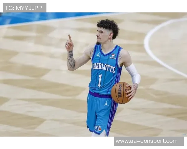 第三节对决火花四射伦纳德狂砍19分拉梅洛鲍尔也不甘示弱斩获13分